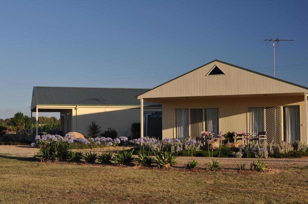 Milawa Muscat Retreat B&B ภายนอก รูปภาพ