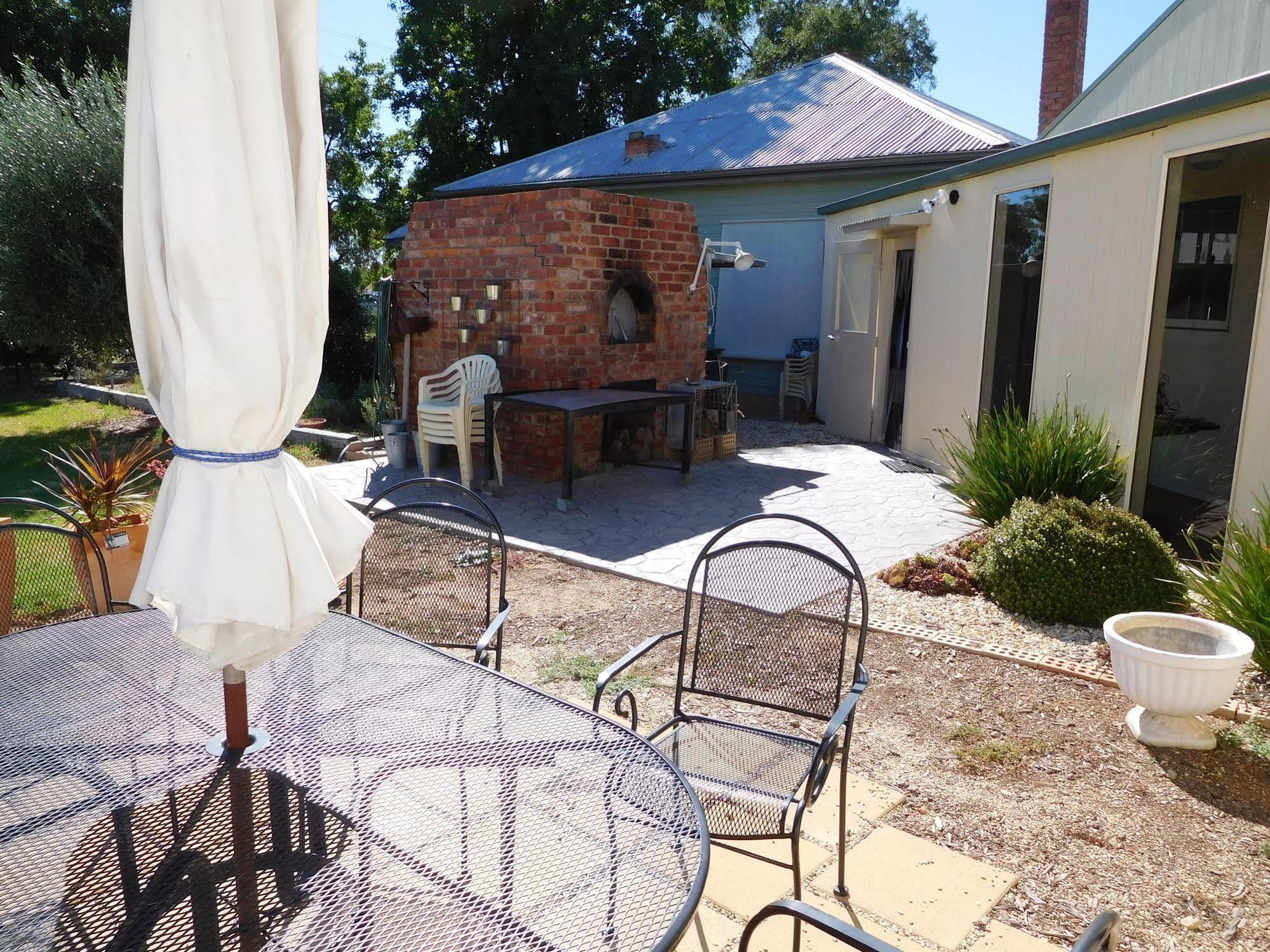 Milawa Muscat Retreat B&B ภายนอก รูปภาพ